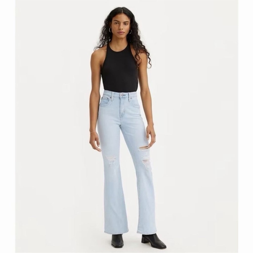Levi's 726 Flare Jeans Women's Sz 29 x 34 Light Wash Distressed High Rise‎